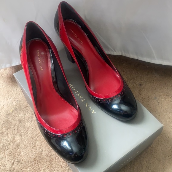 NIB Ann Taylor spectator pumps - Picture 5 of 8